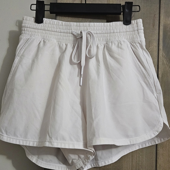 ABERCROMBIE YPB motionTEK High Rise Lined Workout Short.White. Size XS - Picture 3 of 13